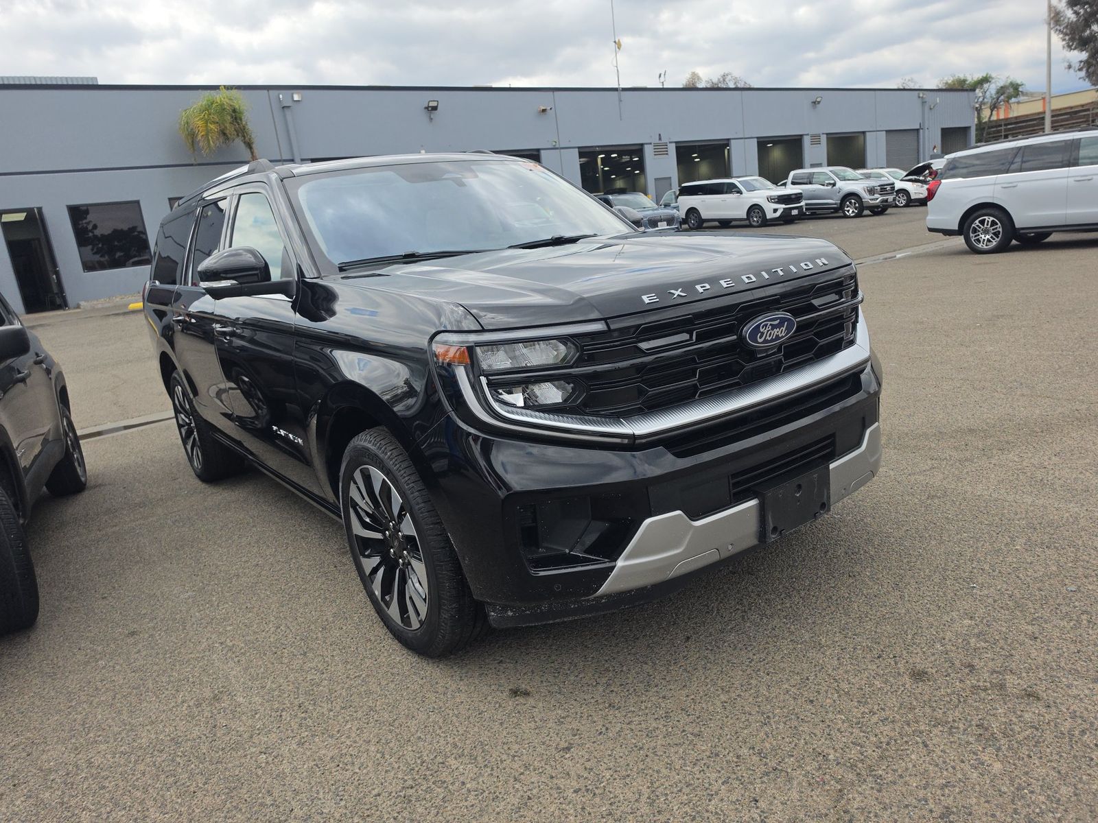 FORD EXPEDITION MAX - 4
