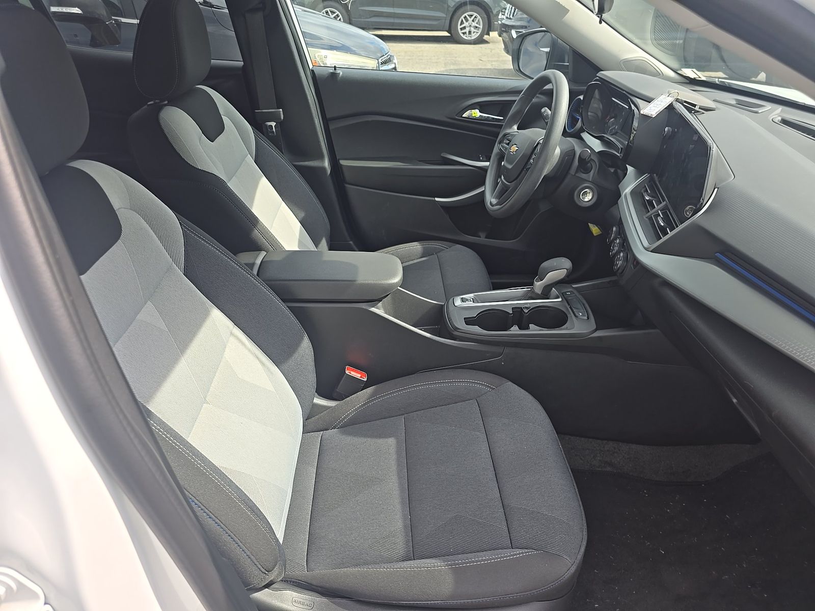 CHEVROLET TRAX - 9