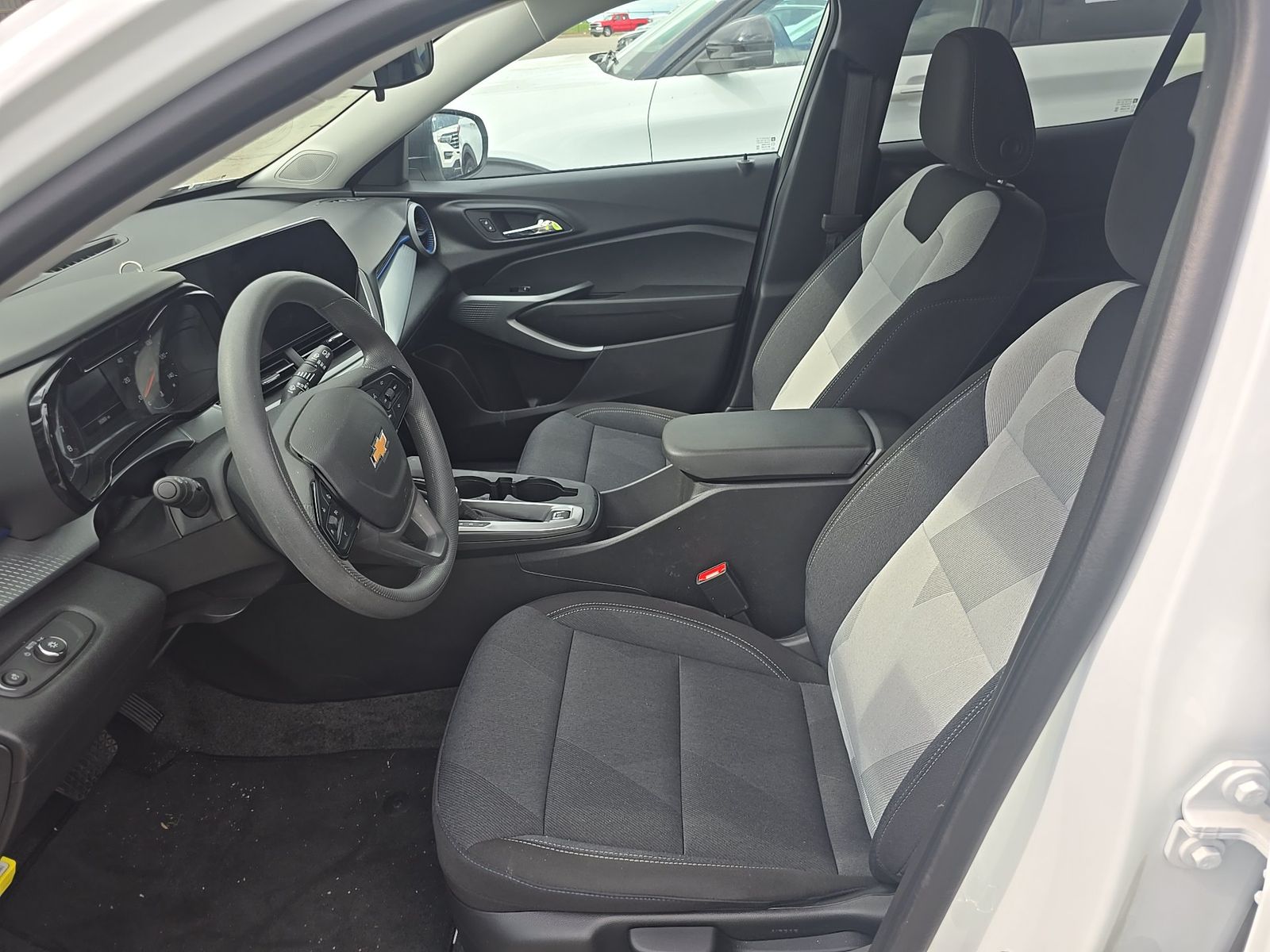 CHEVROLET TRAX - 8