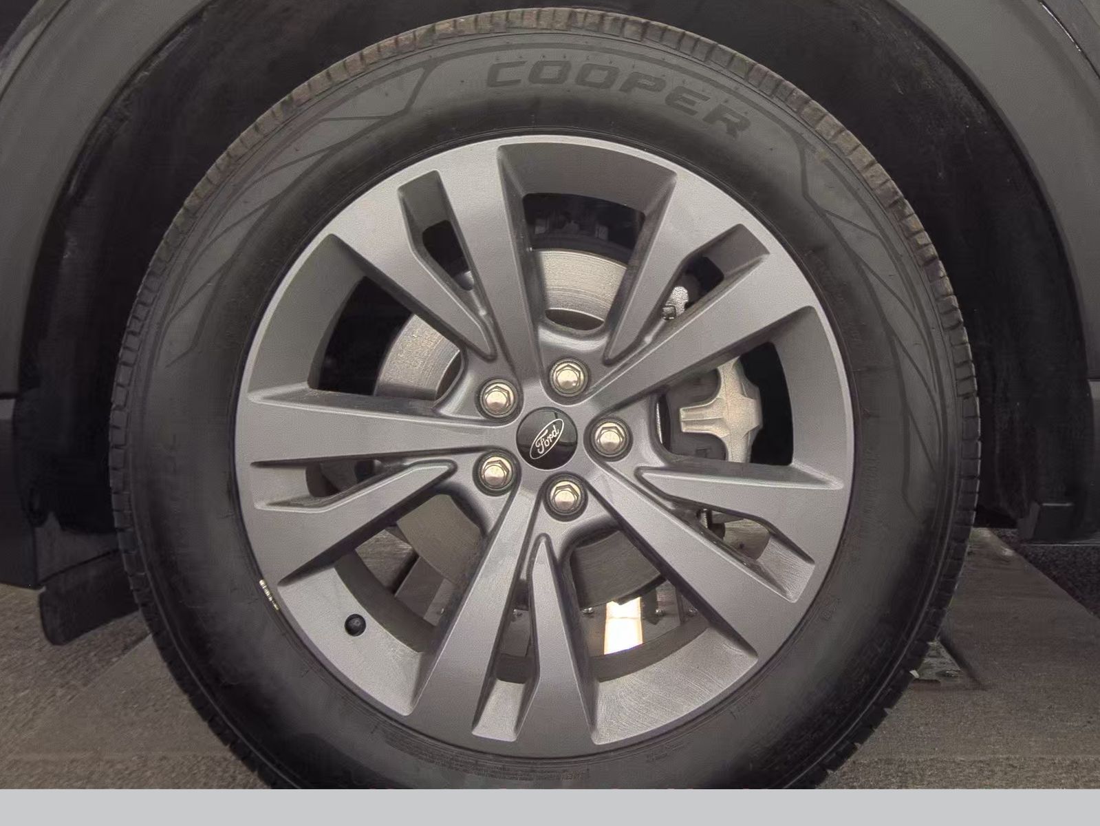 FORD EXPLORER - 10