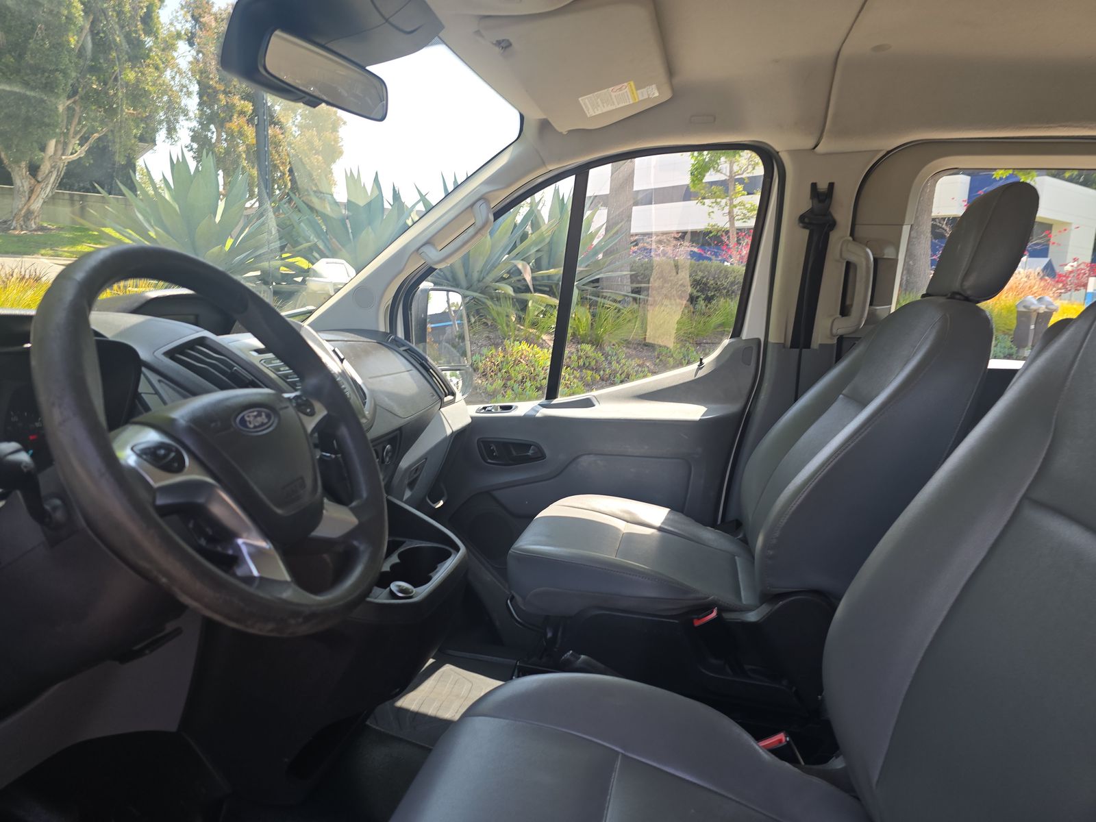 FORD TRANSIT 350 - 8