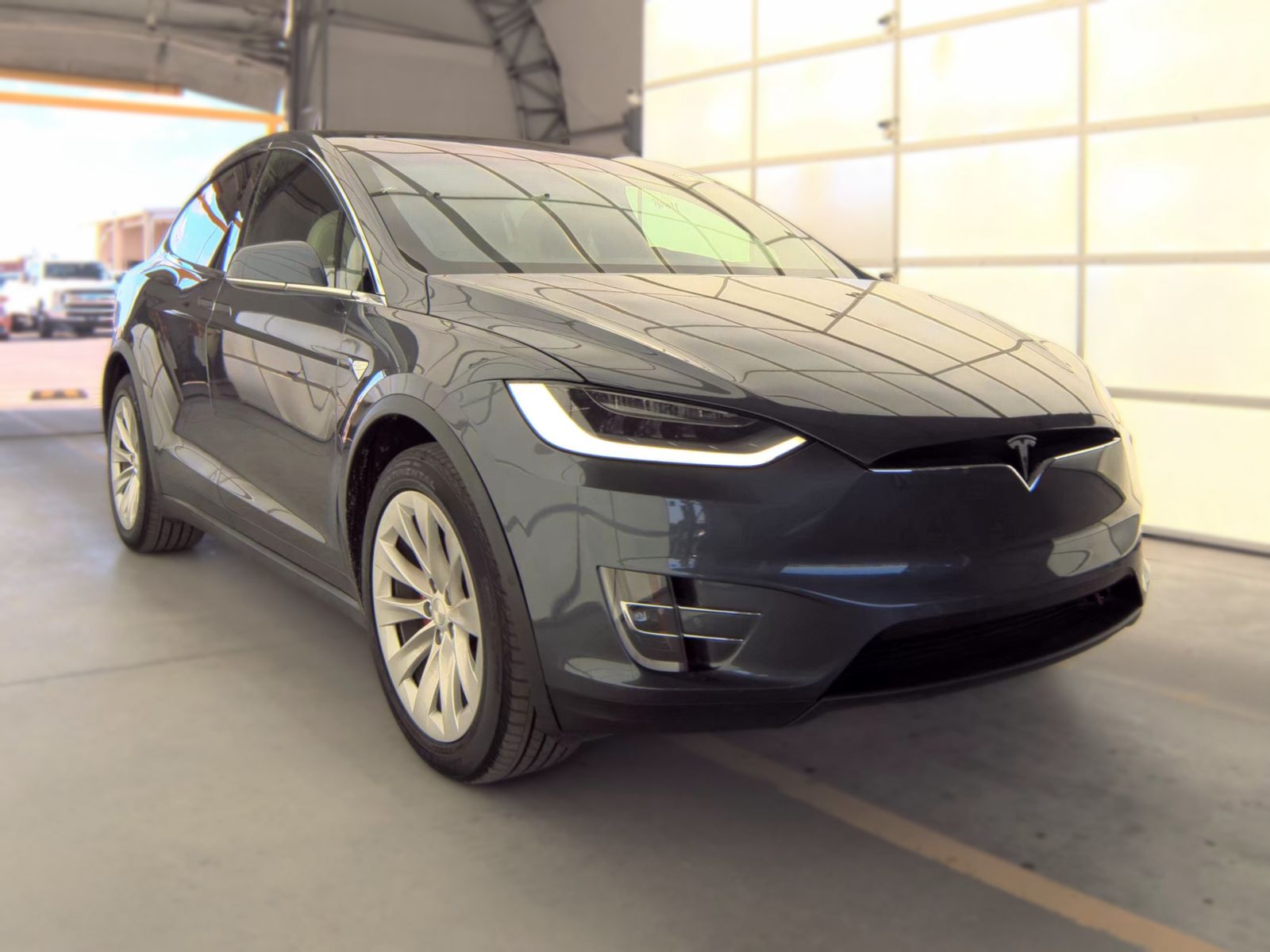 TESLA MODEL X - 5