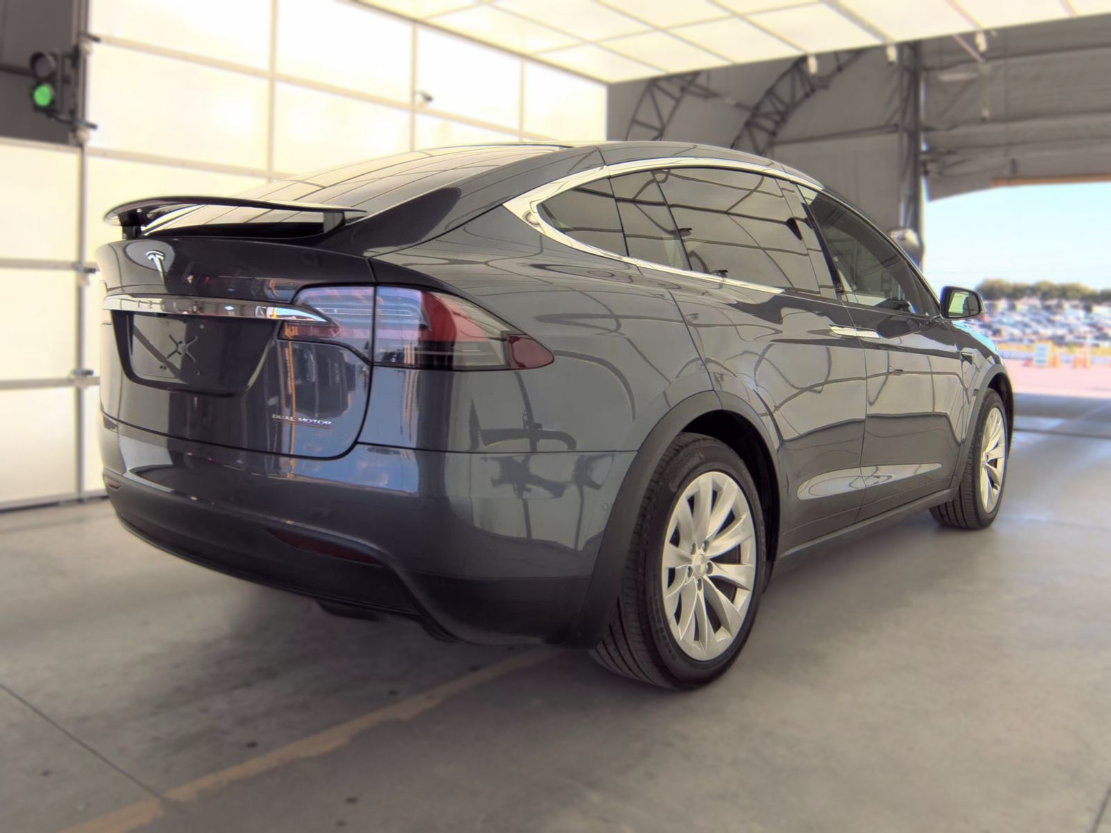 TESLA MODEL X - 6
