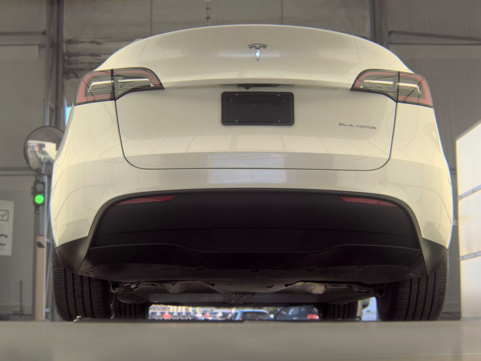 TESLA MODEL Y - 8