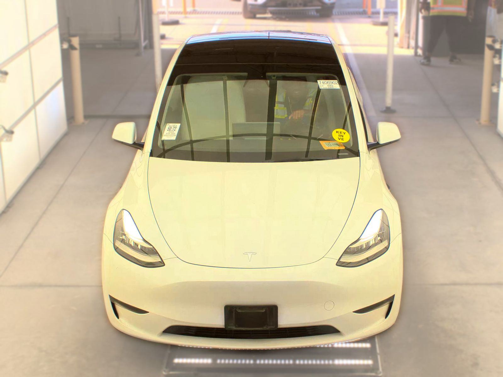TESLA MODEL Y - 3
