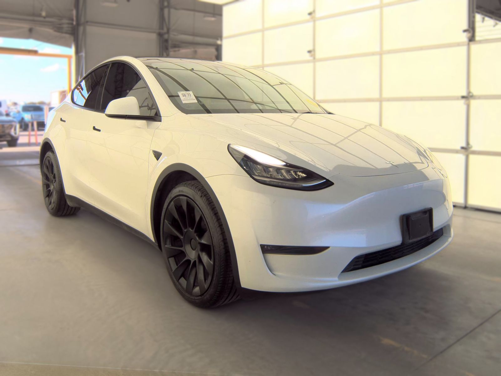 TESLA MODEL Y - 5