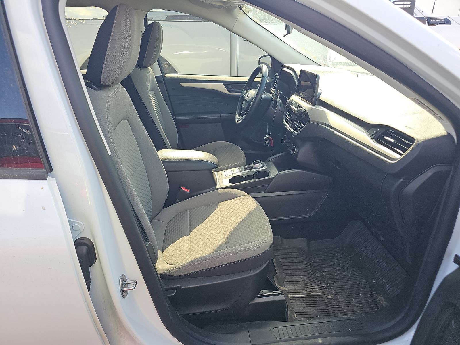 FORD ESCAPE - 9
