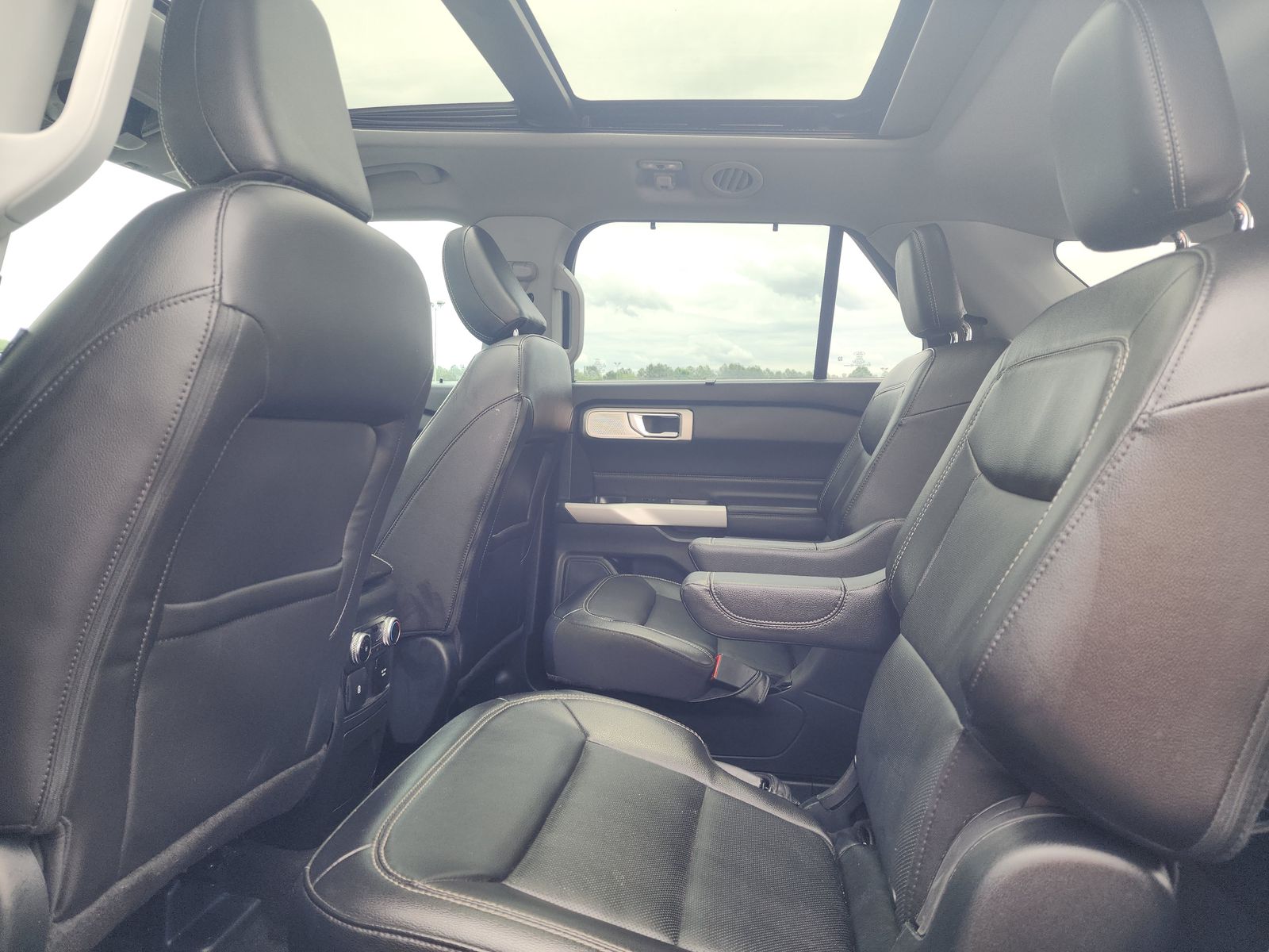 FORD EXPLORER - 10