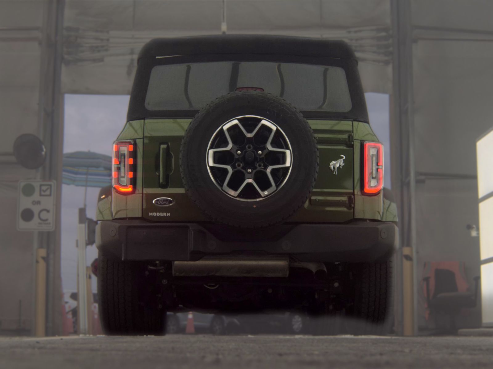 FORD BRONCO - 8