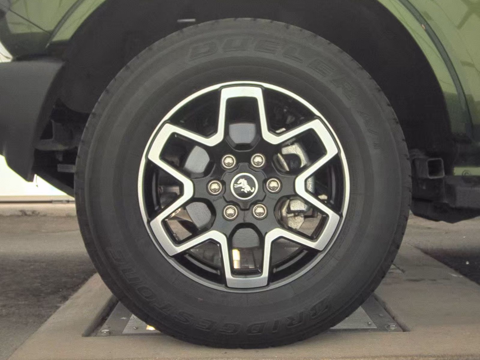 FORD BRONCO - 10