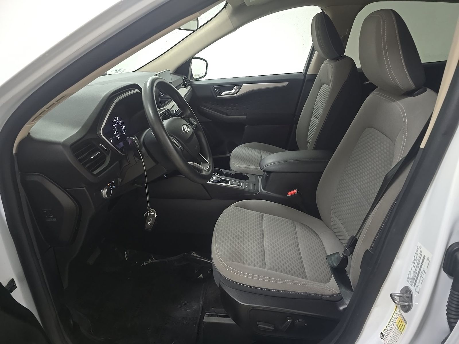 FORD ESCAPE - 8