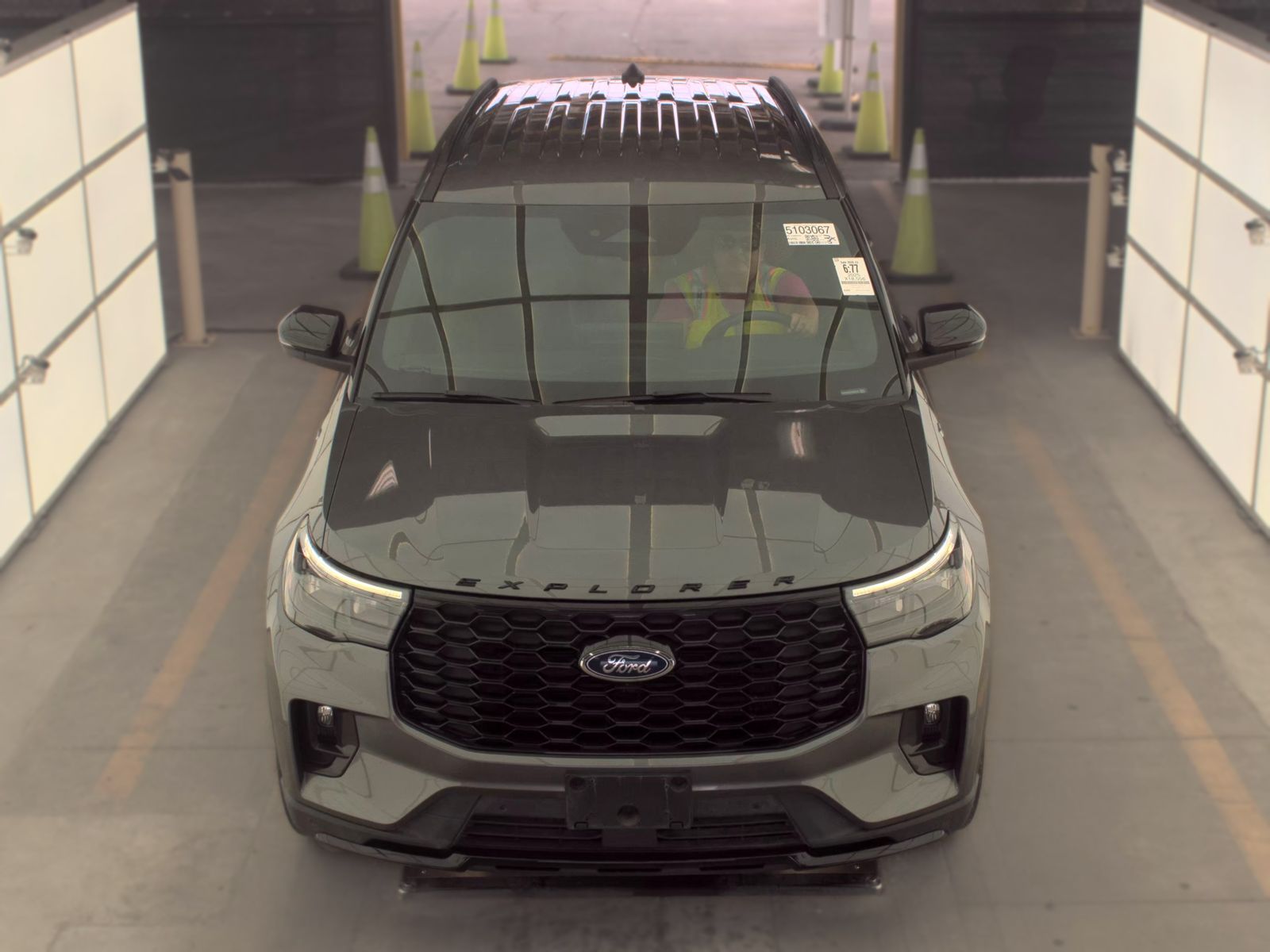 FORD EXPLORER - 3