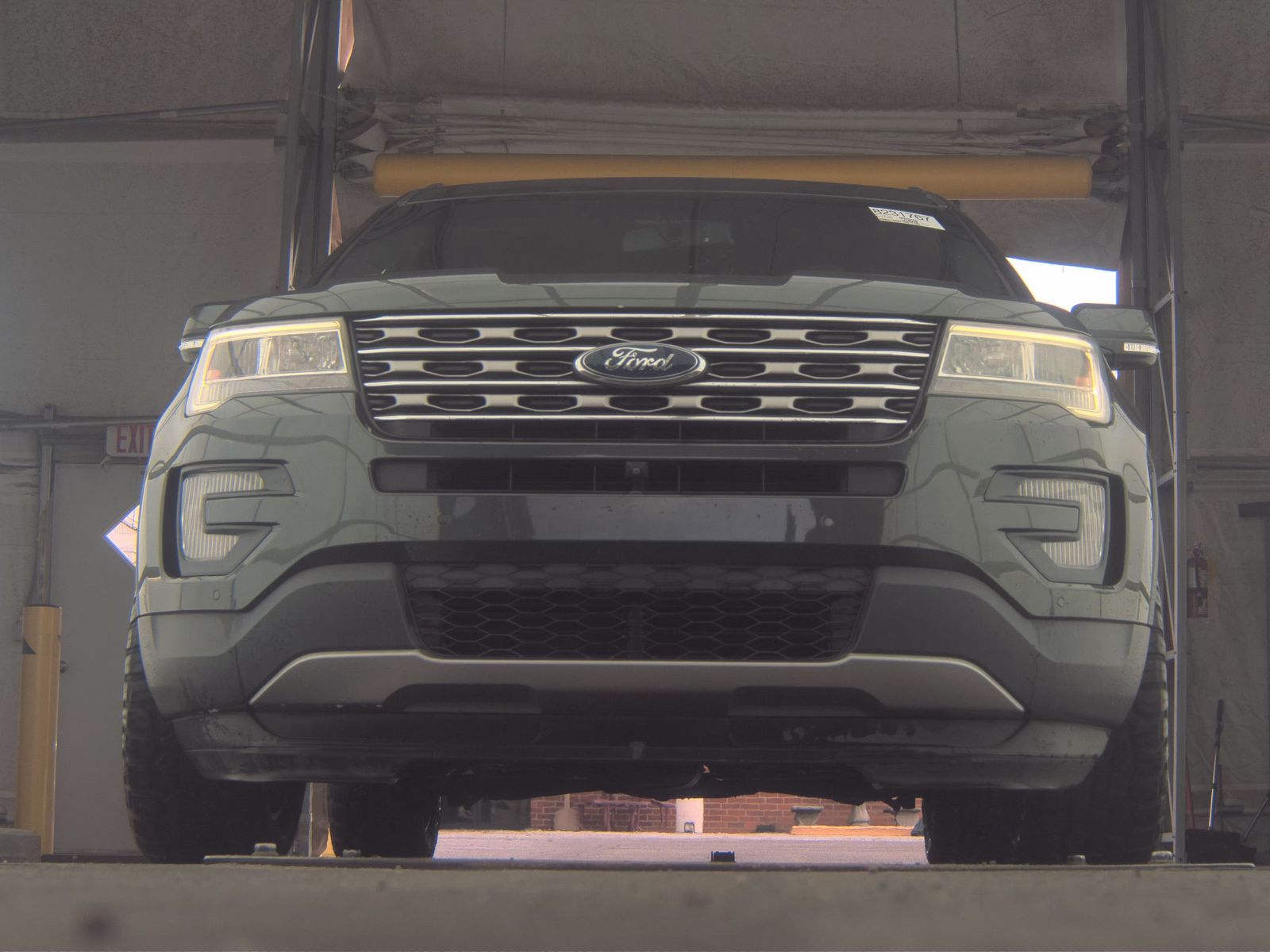 FORD EXPLORER - 4
