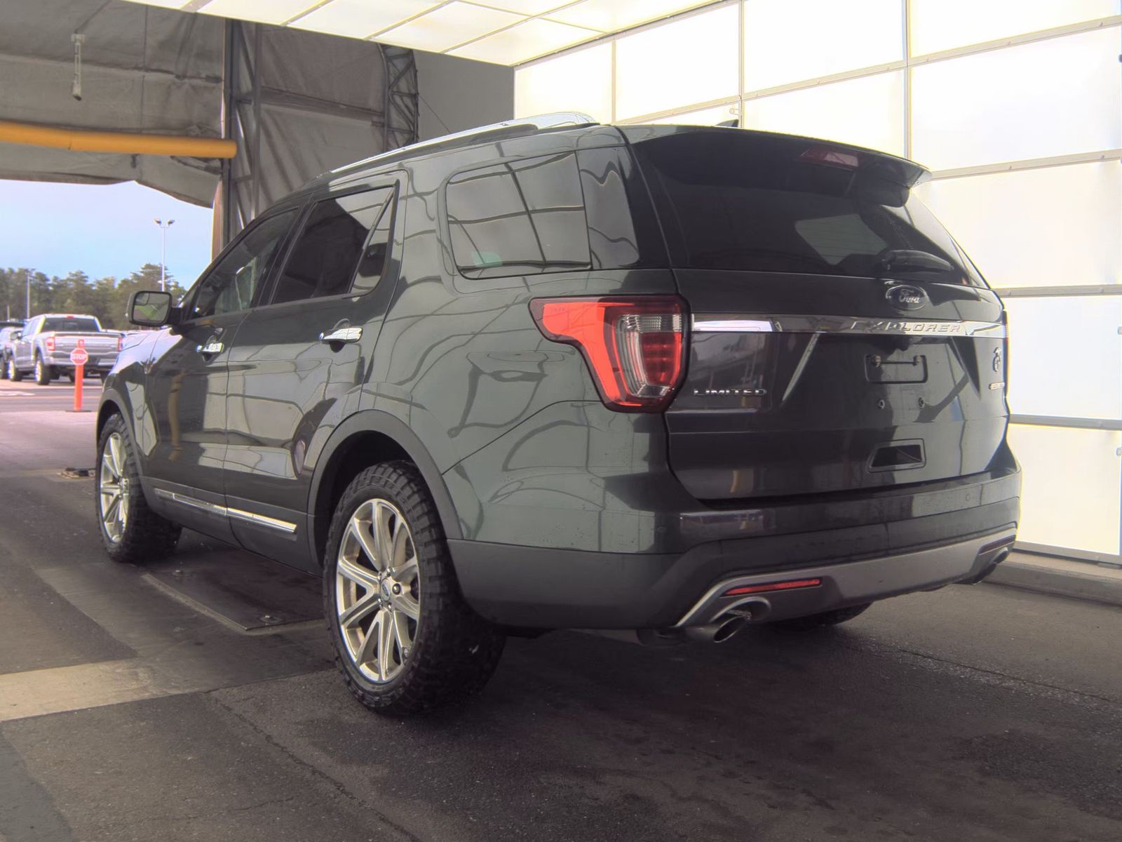 FORD EXPLORER - 9