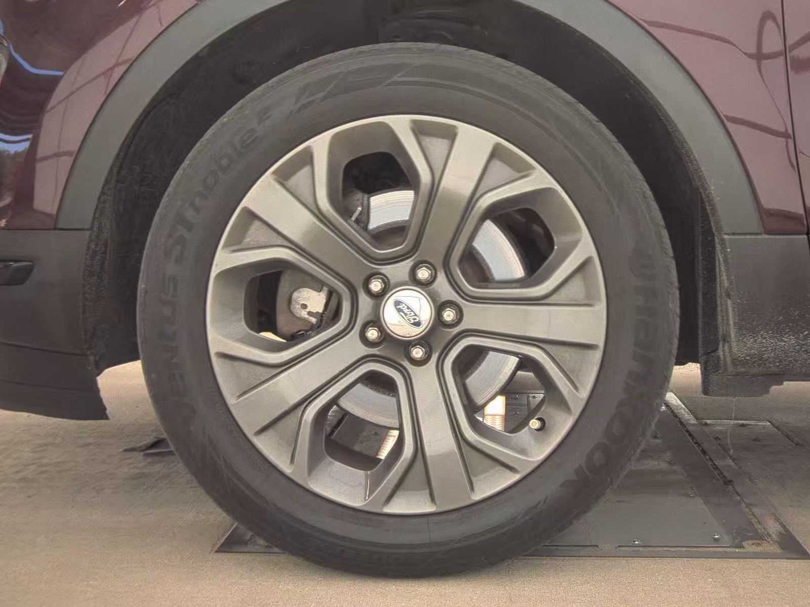 FORD EXPLORER - 10
