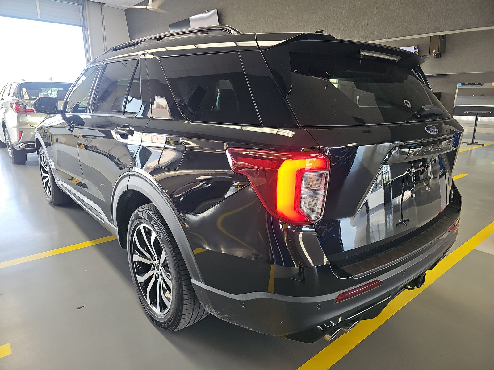 FORD EXPLORER - 7