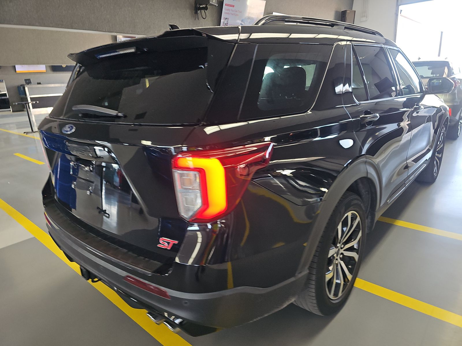 FORD EXPLORER - 5