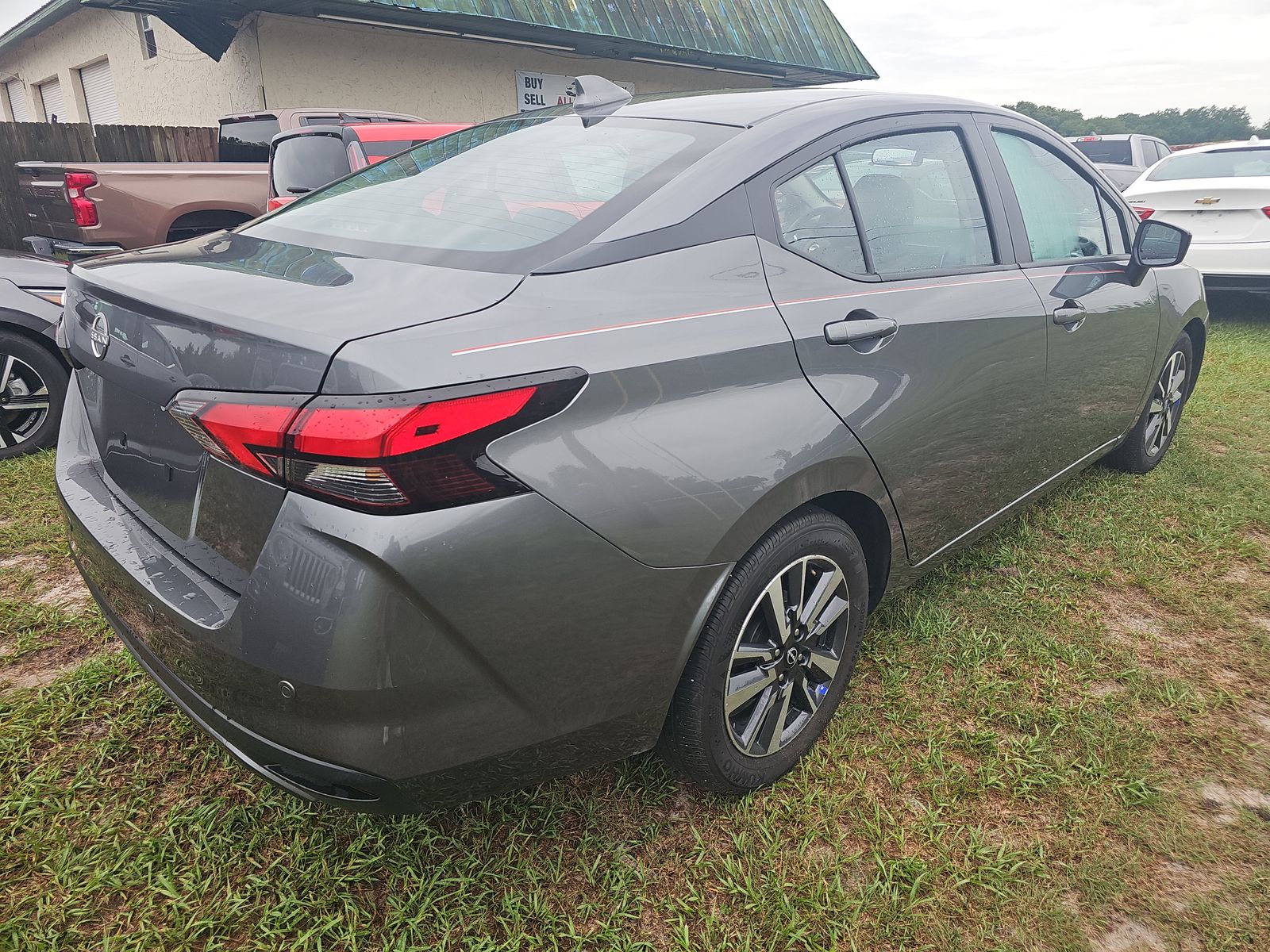 NISSAN VERSA - 5