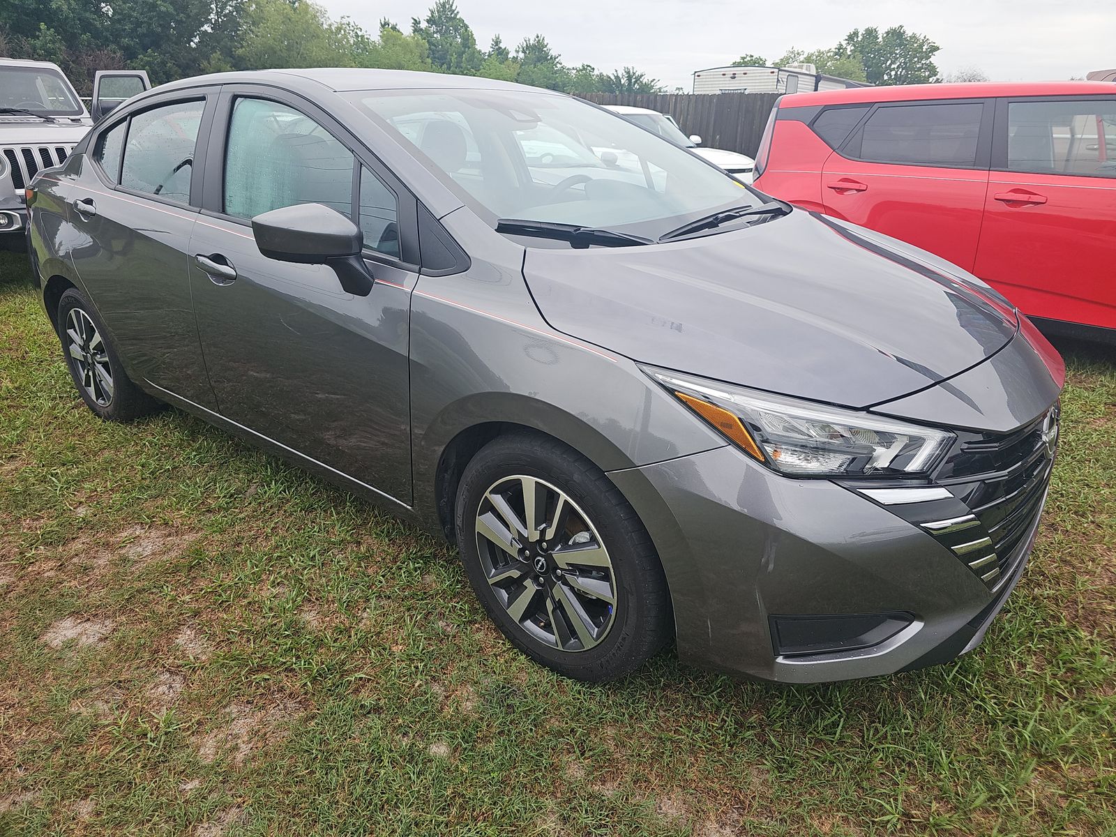NISSAN VERSA - 4
