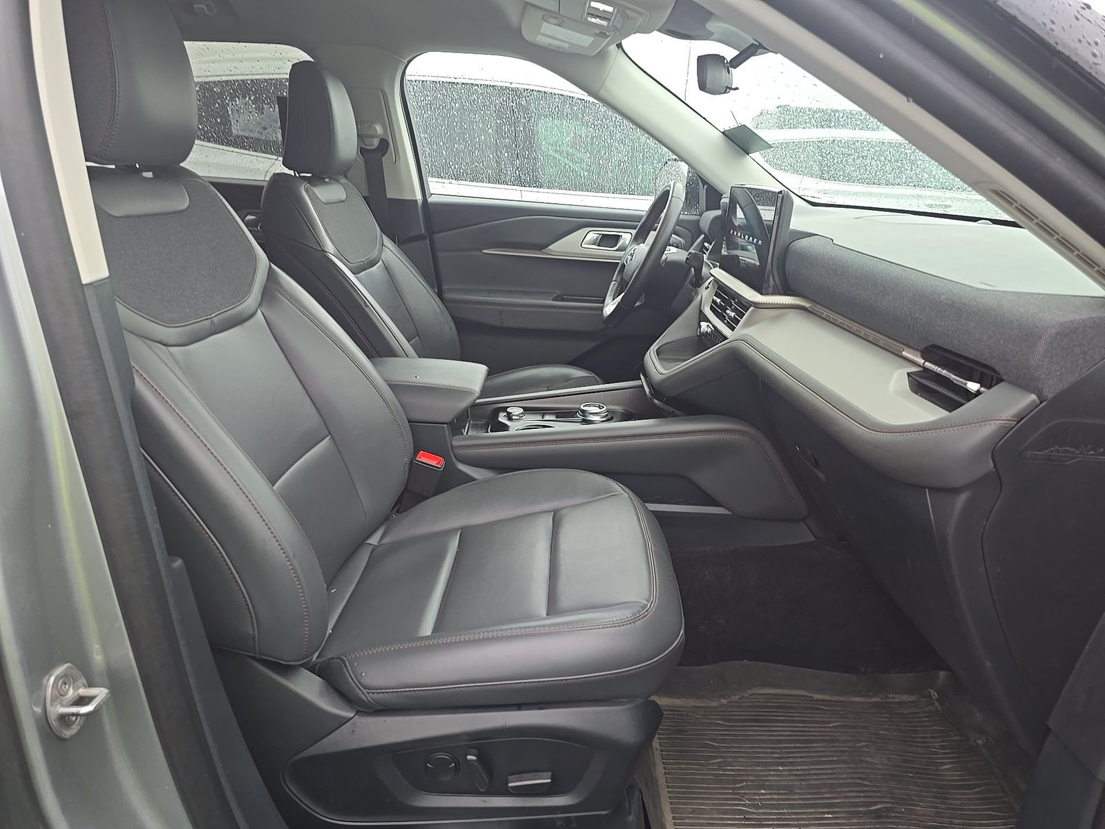 FORD EXPLORER - 9