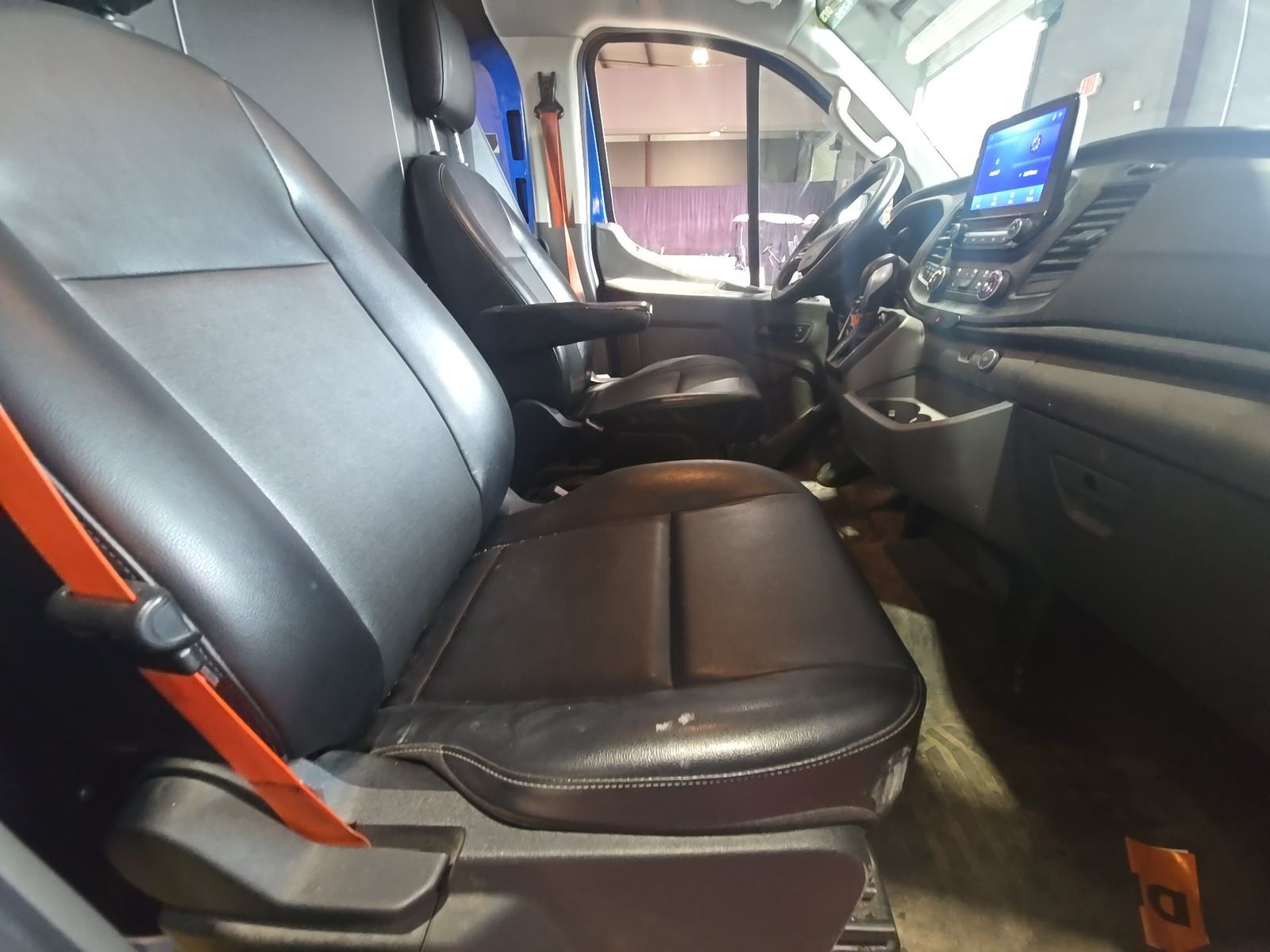 FORD TRANSIT 250 - 9