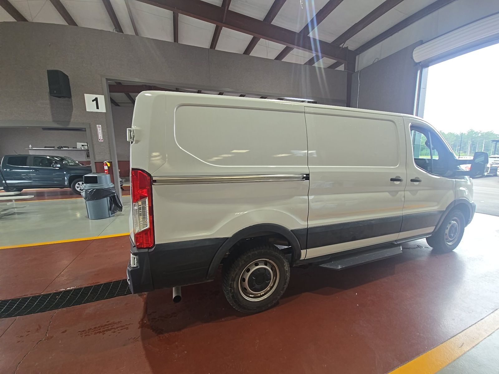 FORD TRANSIT 250 - 5