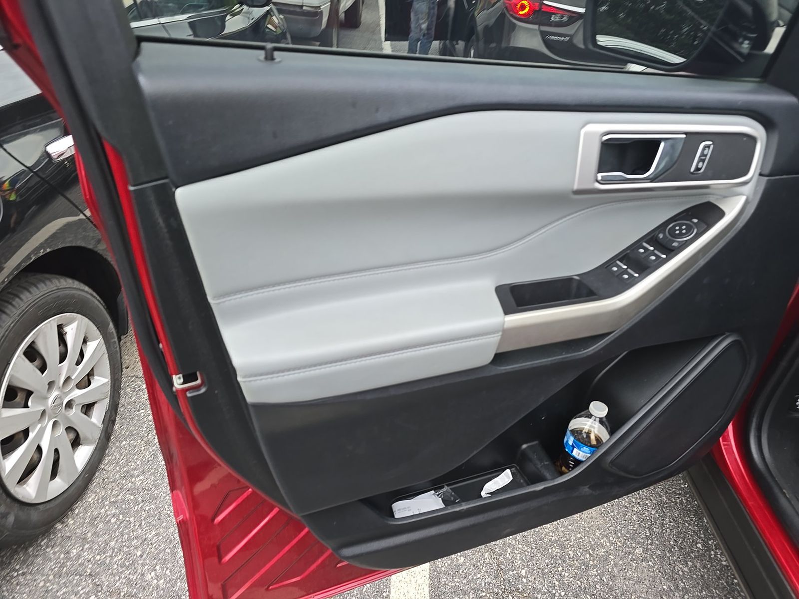 FORD EXPLORER - 10
