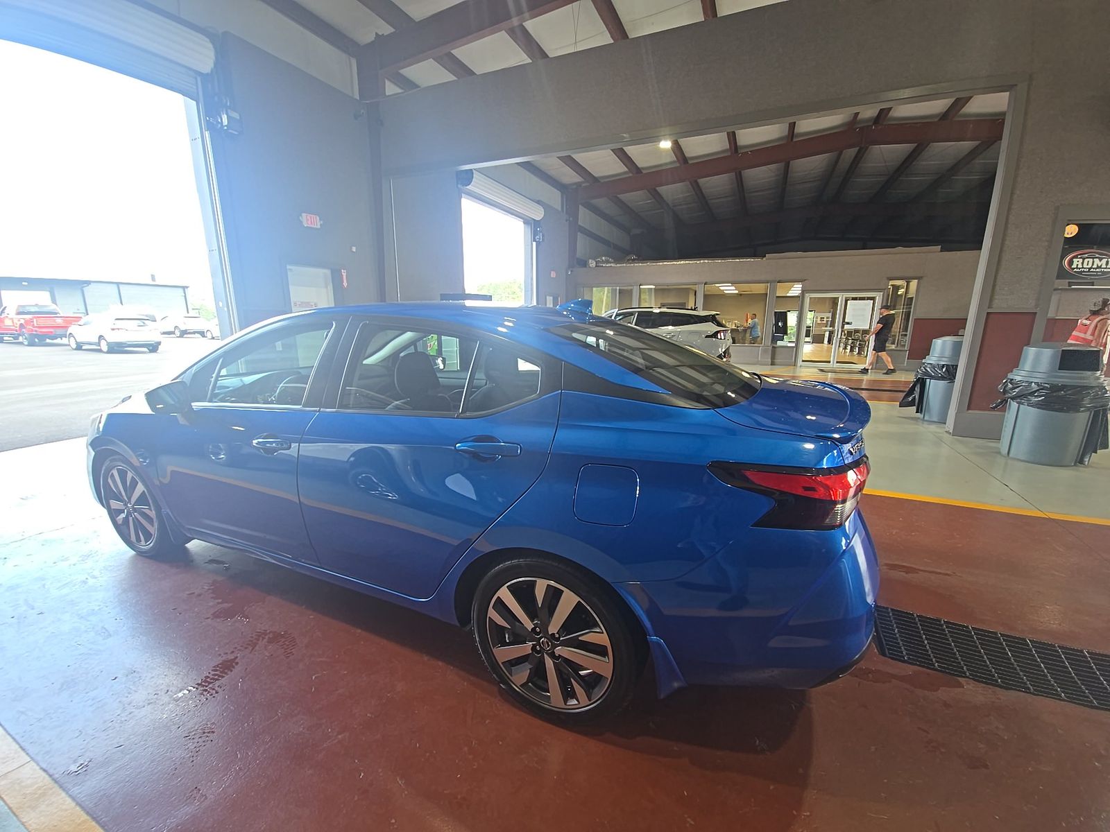 NISSAN VERSA - 7