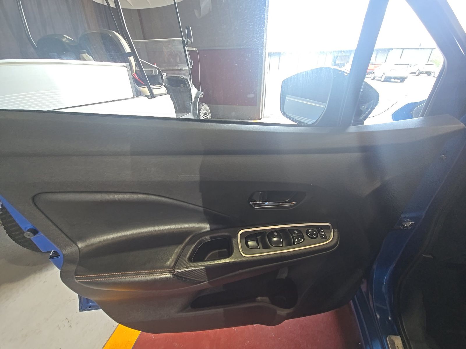 NISSAN VERSA - 10