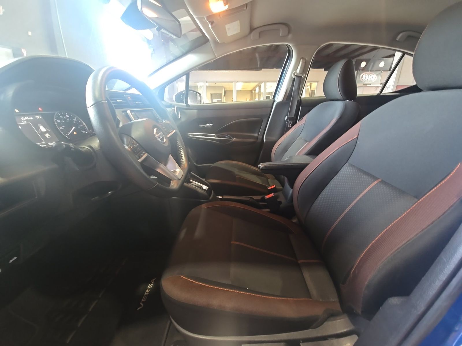 NISSAN VERSA - 8