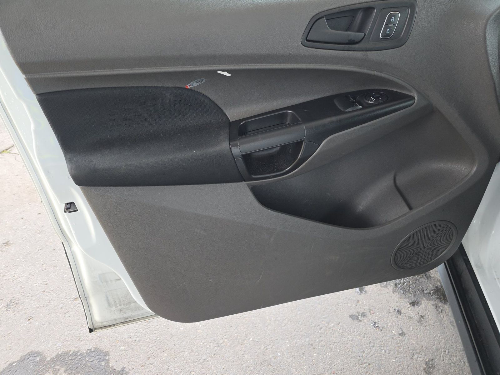 FORD TRANSIT CONNECT - 10