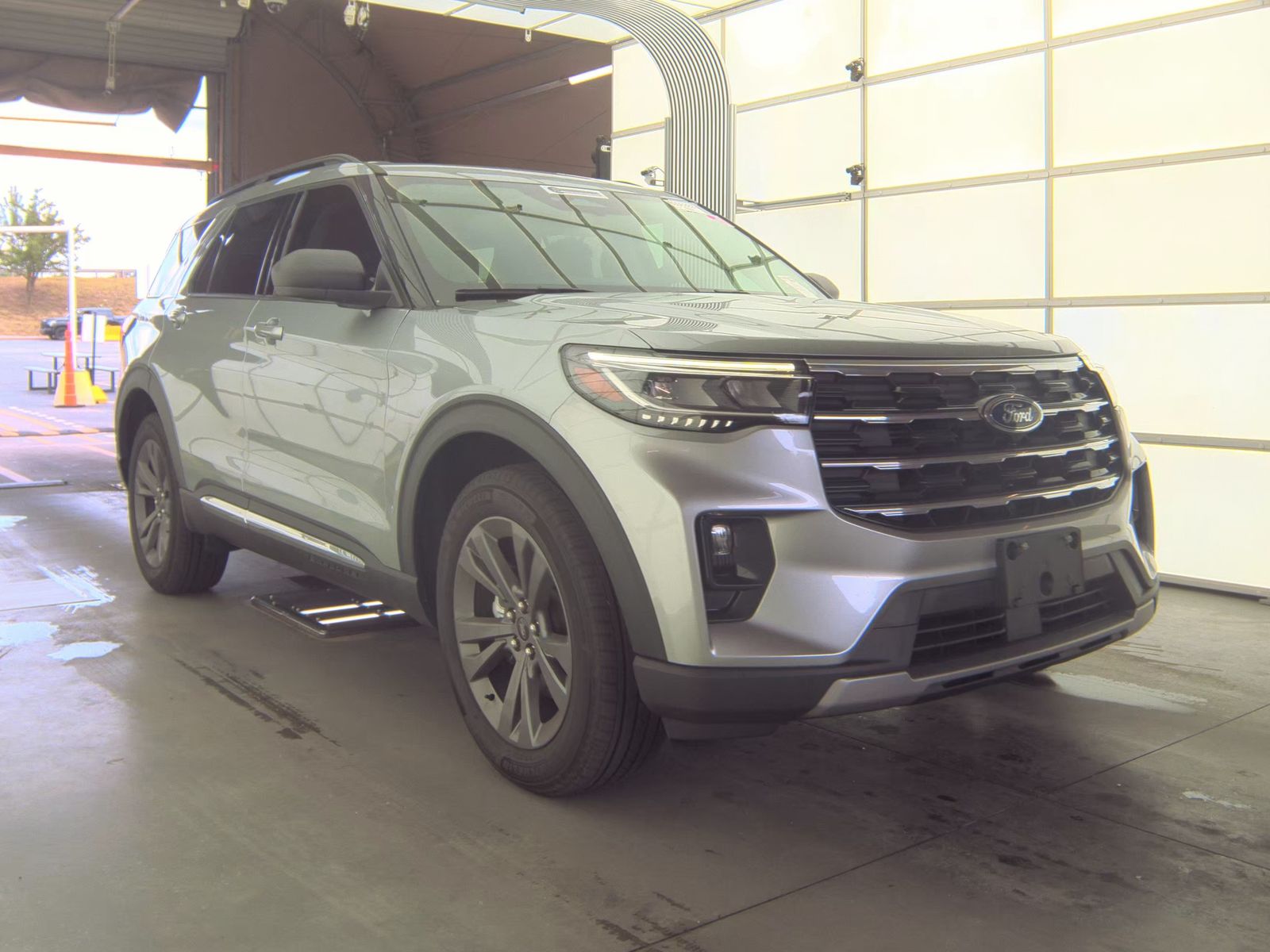 FORD EXPLORER - 4
