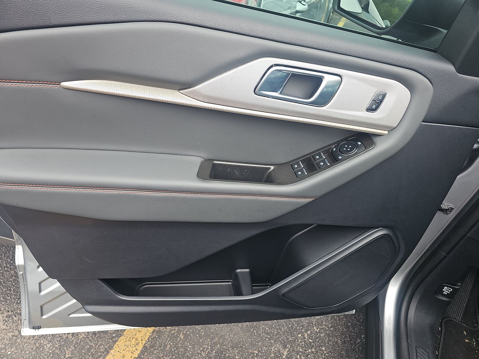FORD EXPLORER - 10
