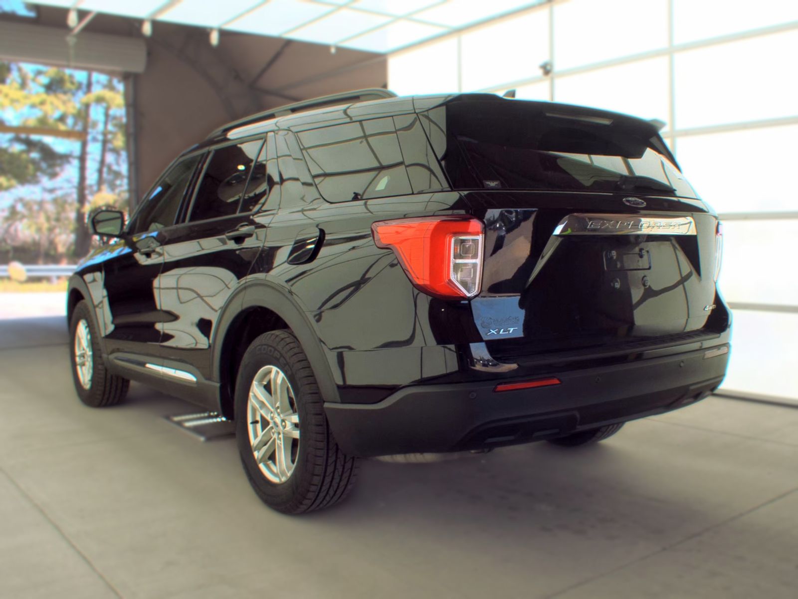 FORD EXPLORER - 9