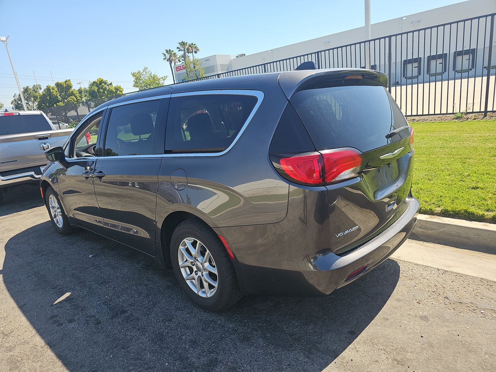 CHRYSLER VOYAGER - 7