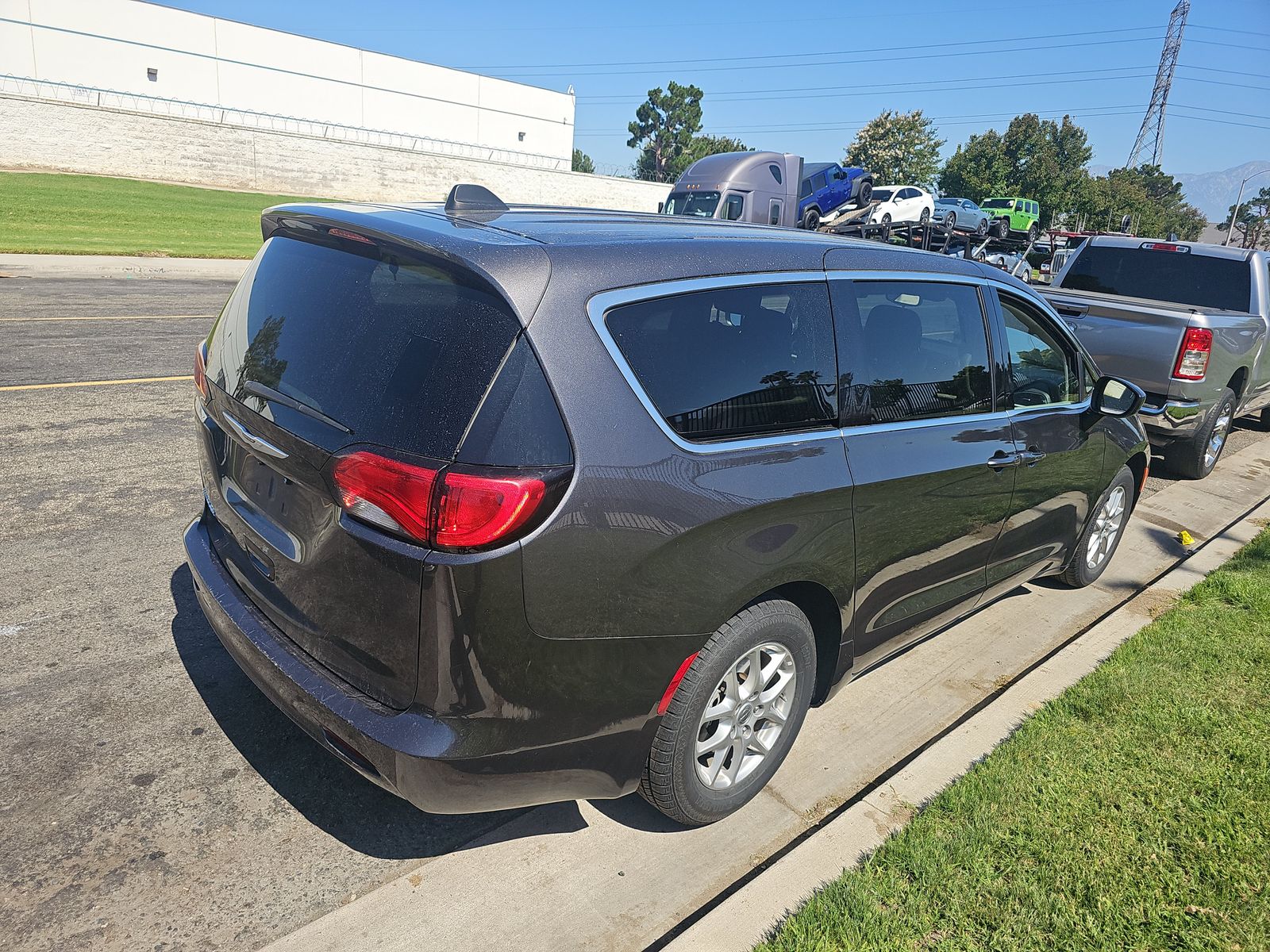 CHRYSLER VOYAGER - 5