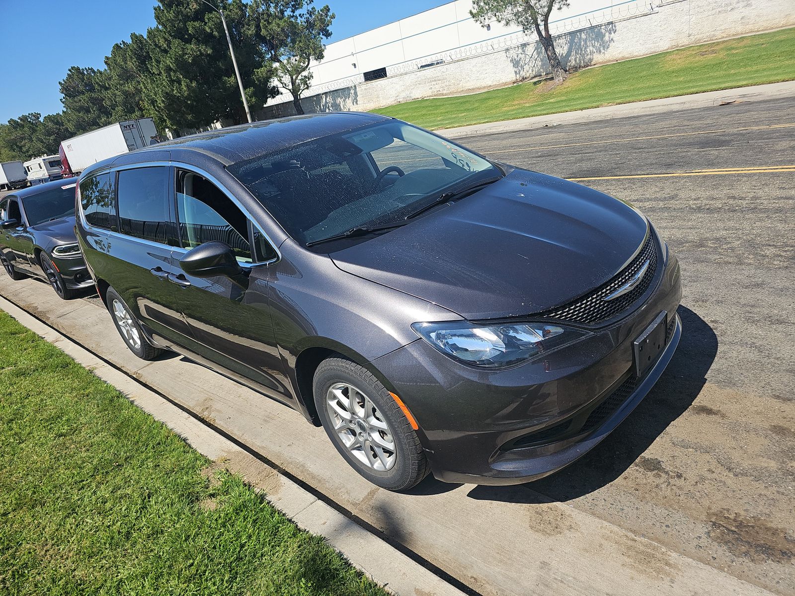 CHRYSLER VOYAGER - 4