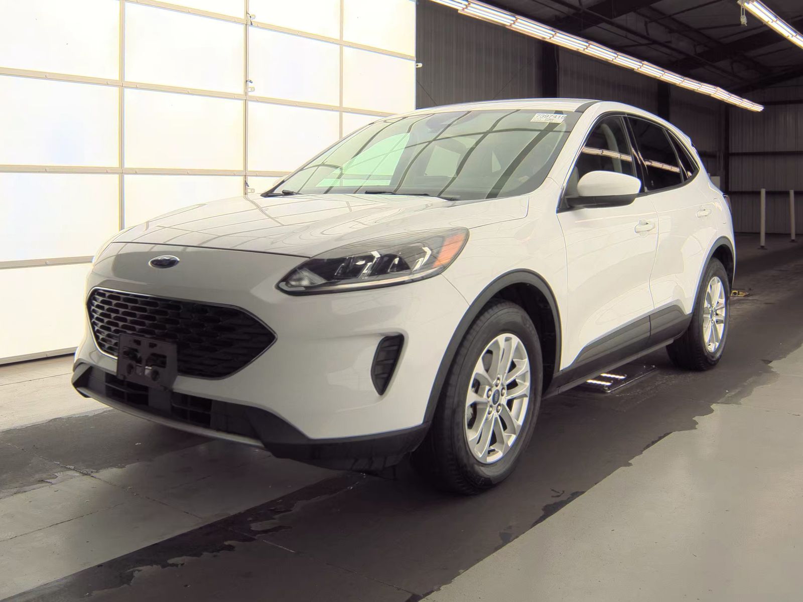 FORD ESCAPE - 1