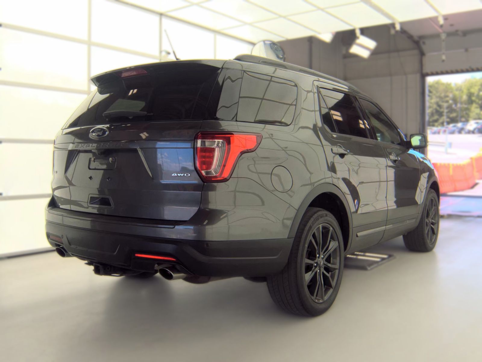 FORD EXPLORER - 6