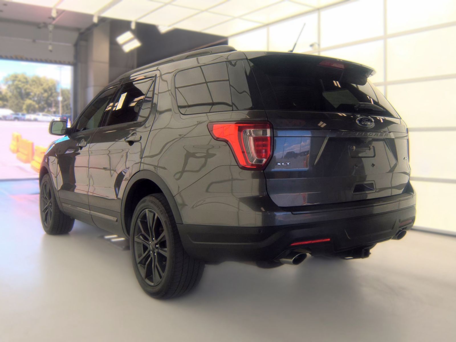 FORD EXPLORER - 9
