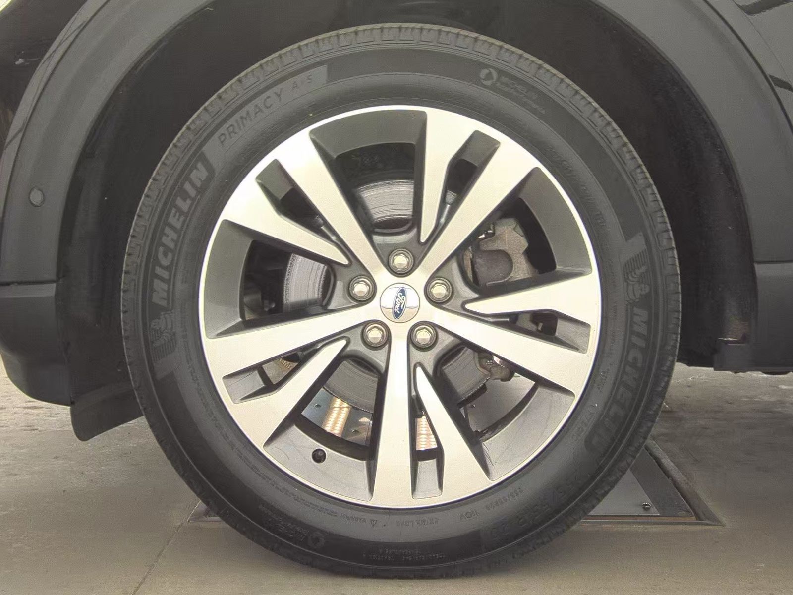 FORD EXPLORER - 10