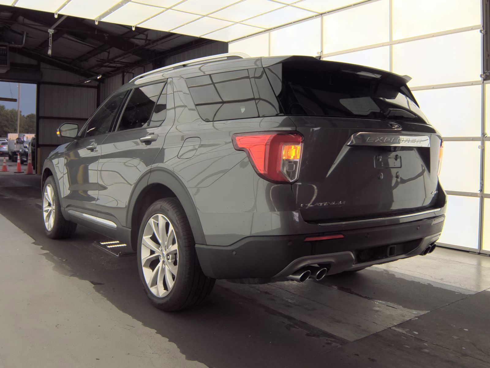 FORD EXPLORER - 7