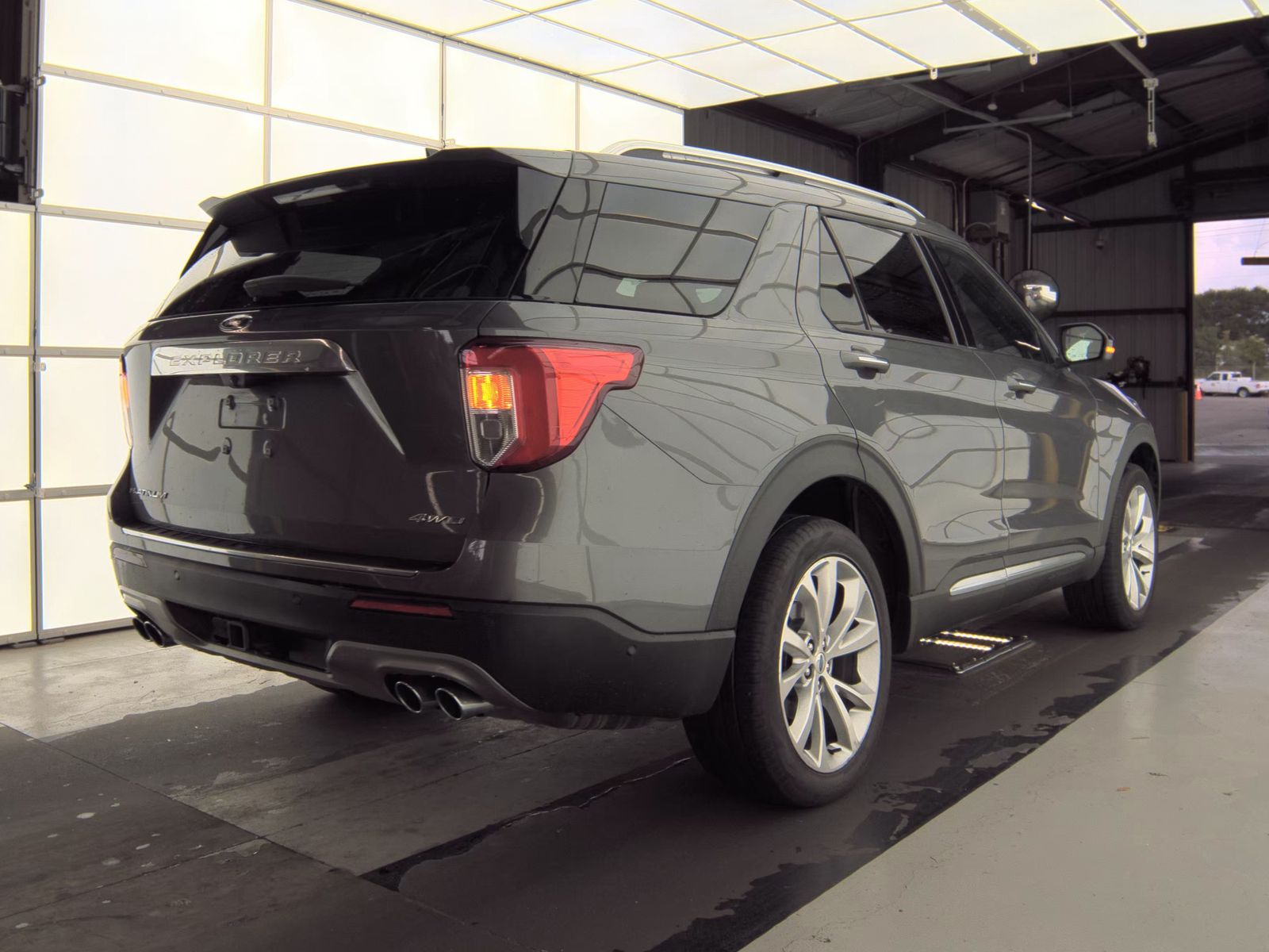 FORD EXPLORER - 5