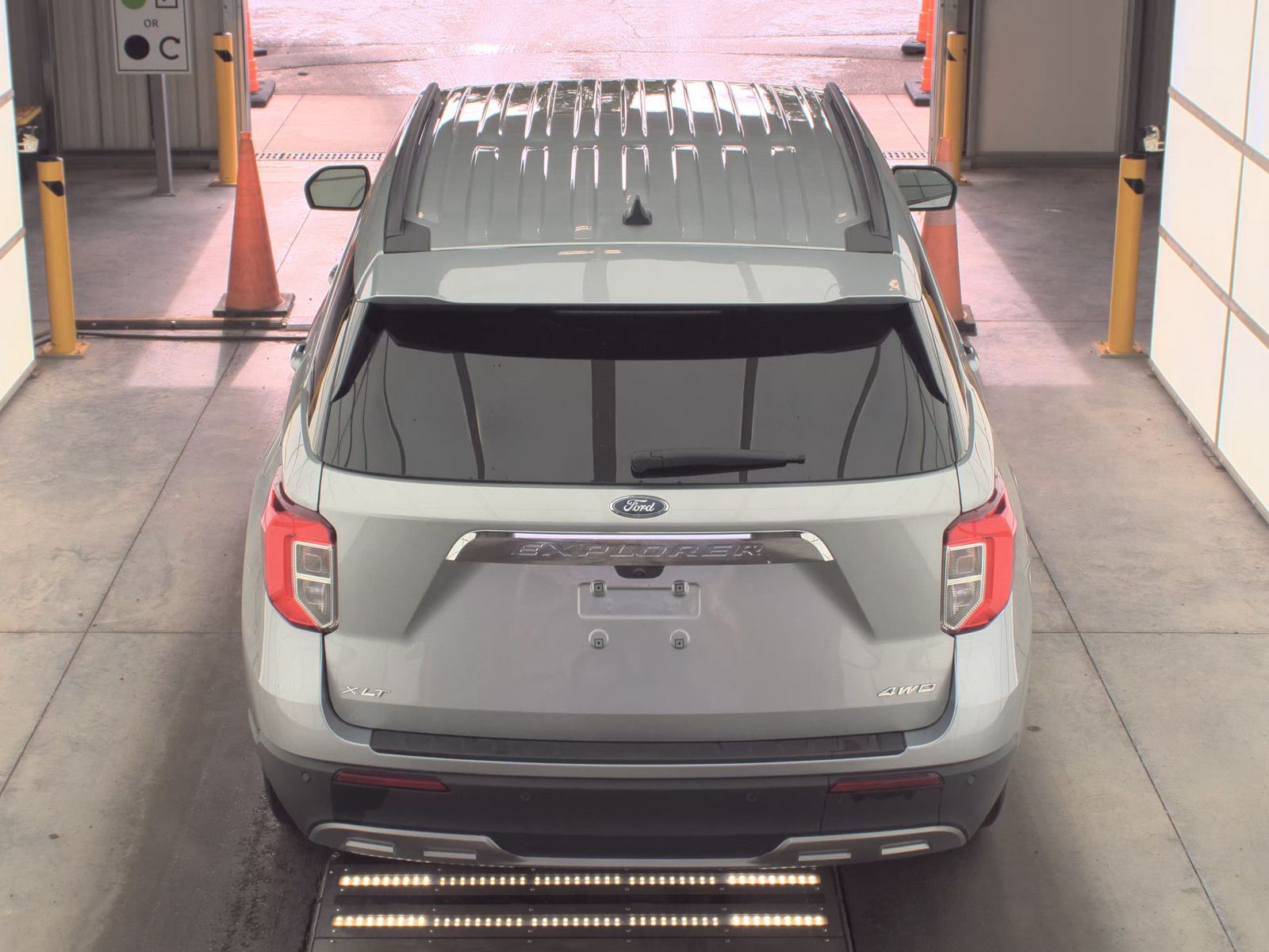 FORD EXPLORER - 6