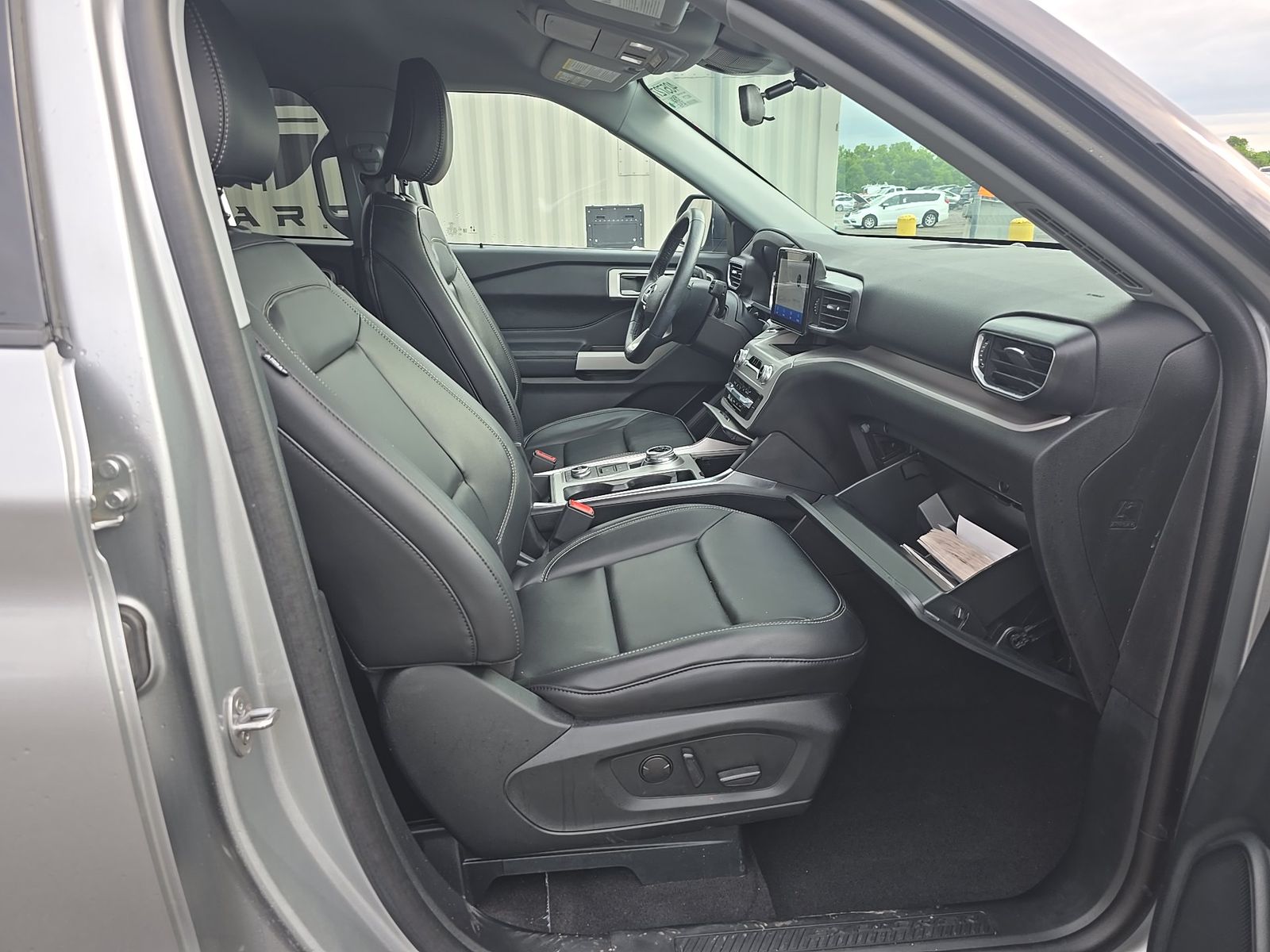 FORD EXPLORER - 9