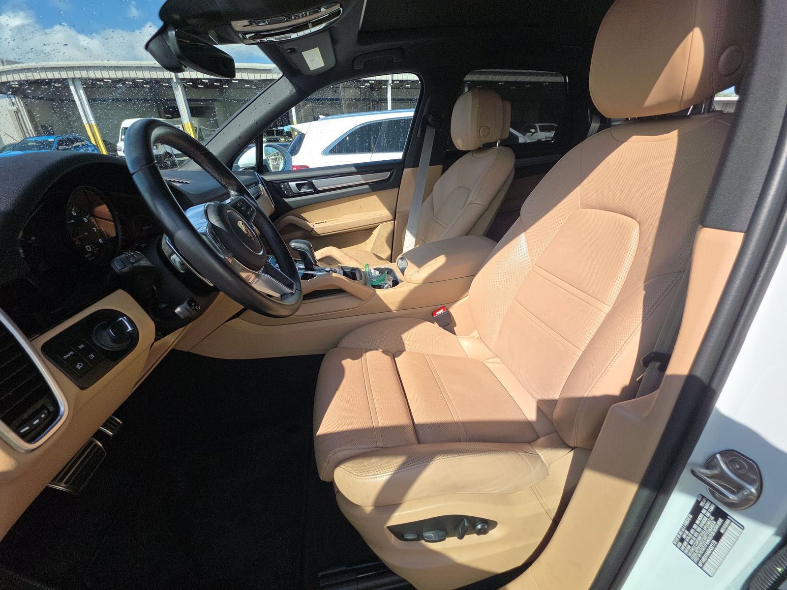 PORSCHE CAYENNE - 8