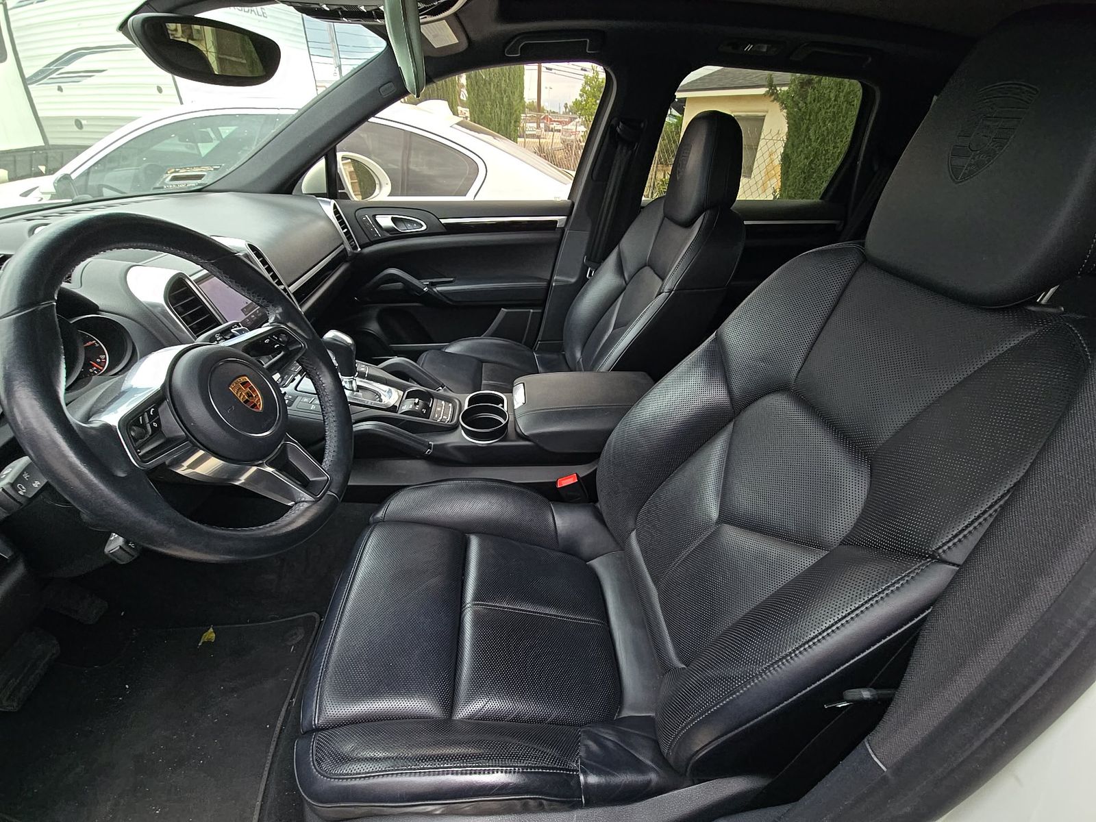 PORSCHE CAYENNE - 8