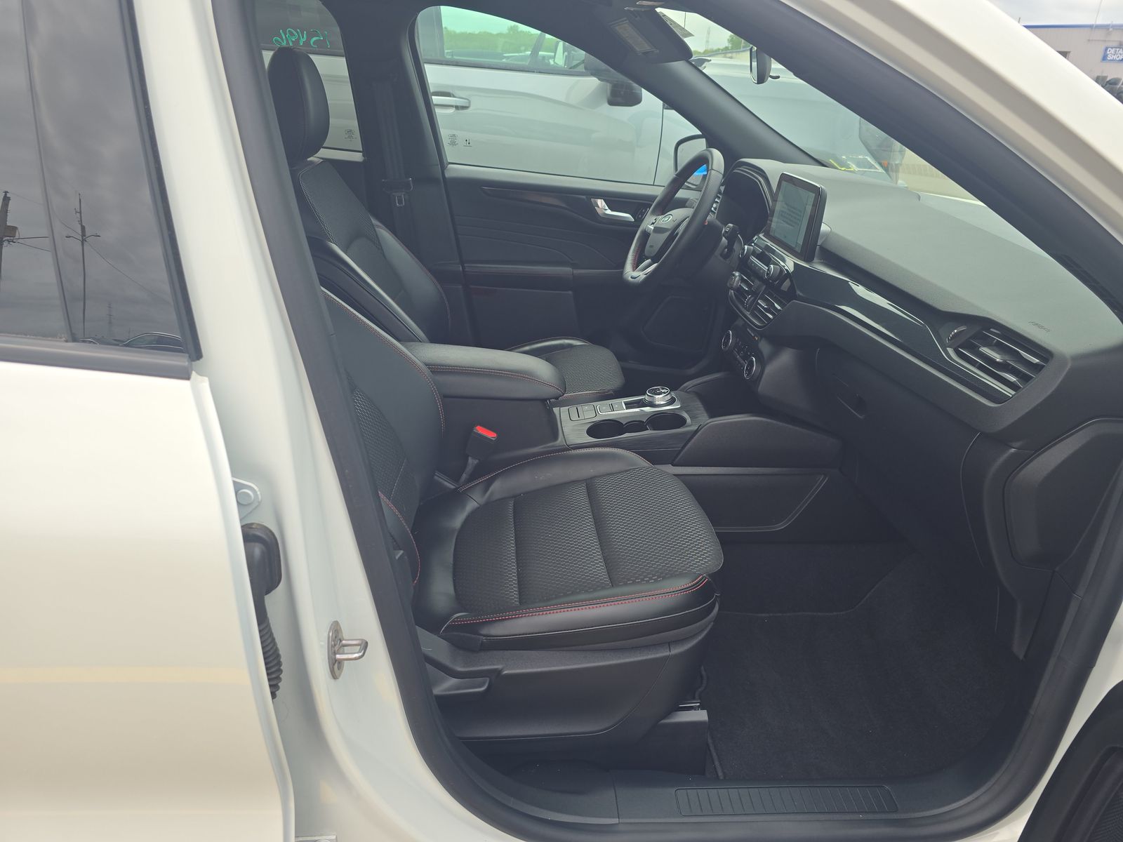 FORD ESCAPE - 9