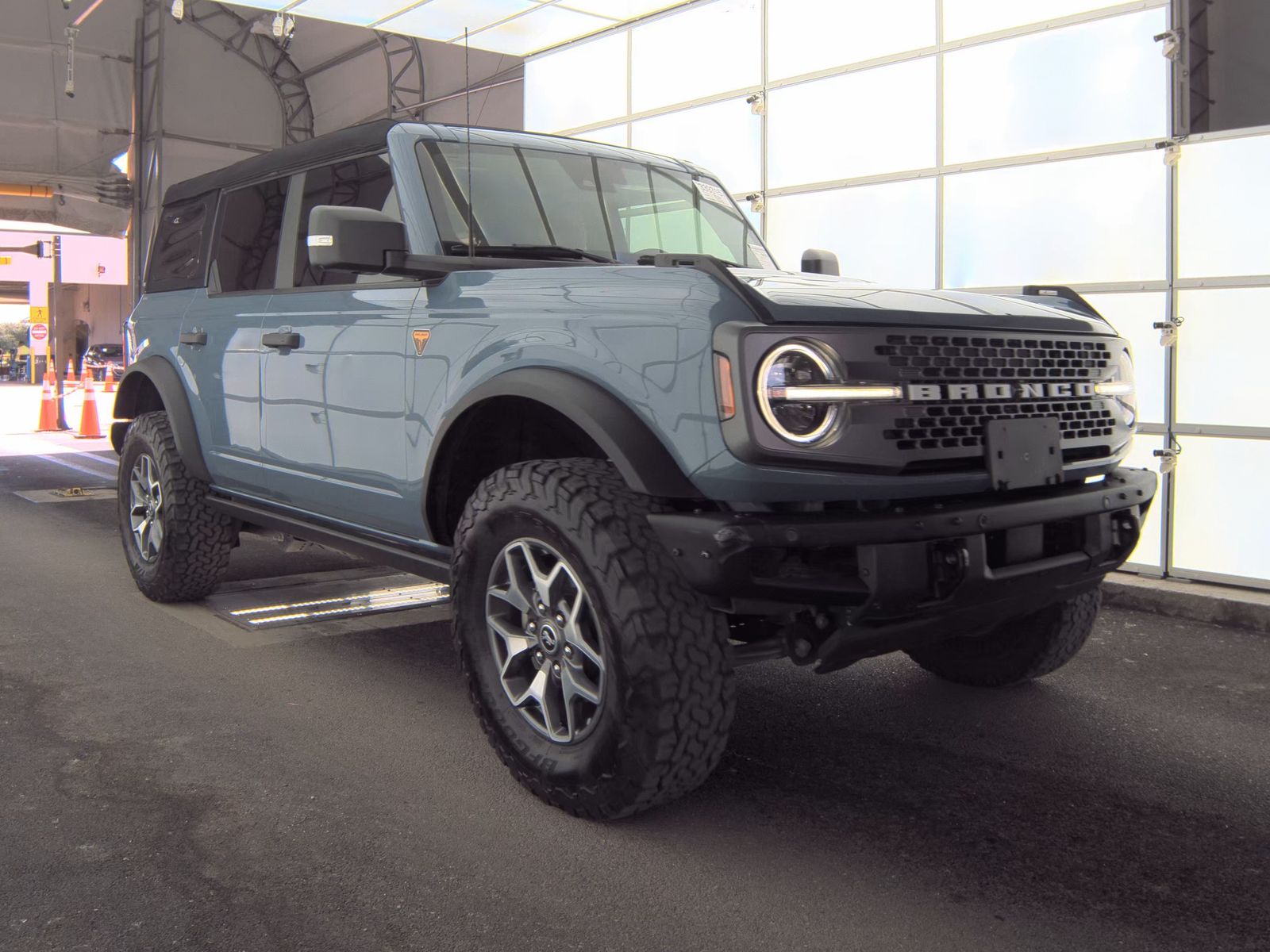 FORD BRONCO - 4