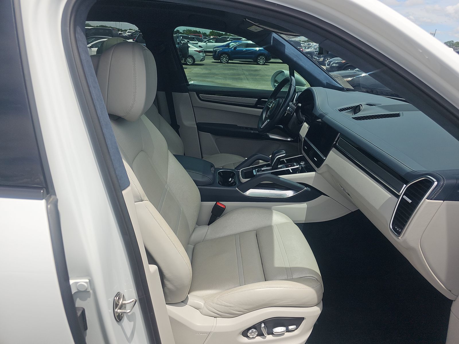 PORSCHE CAYENNE - 9
